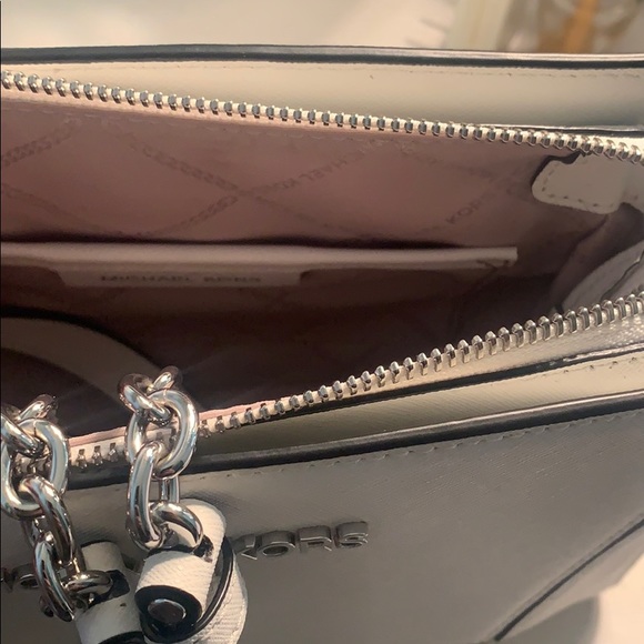 Authentic Michael Kors prism bag - Picture 5 of 8